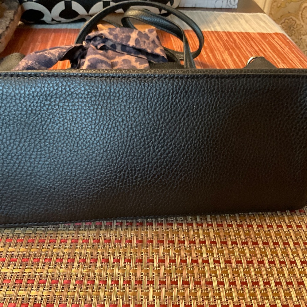 Steve Madden Shoulder bag, no strap with leopard scarf . - Picture 2 of 6